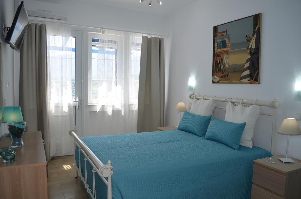 Rania Bella Vista Studios Askeli Room photo